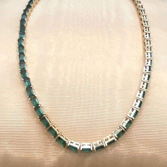 JOY DRAVECKY LOOKIN' FINE NECKLACE w/GREEN (Emerald) CUBIC ZIRCONIA STONES NWOT - Picture 4 of 9